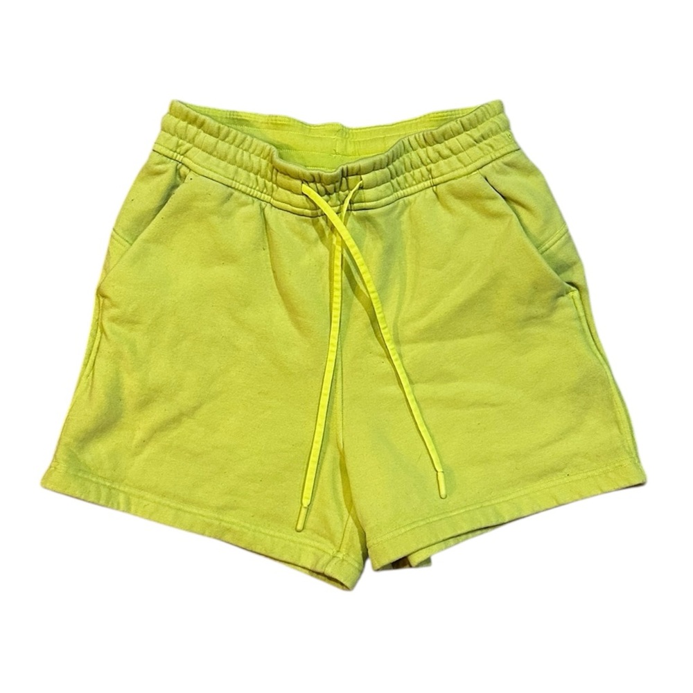 Lululemon Loungeful High-Rise Short 4" in Electric Lemon